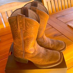 COPY - Ariat boots. Size 10